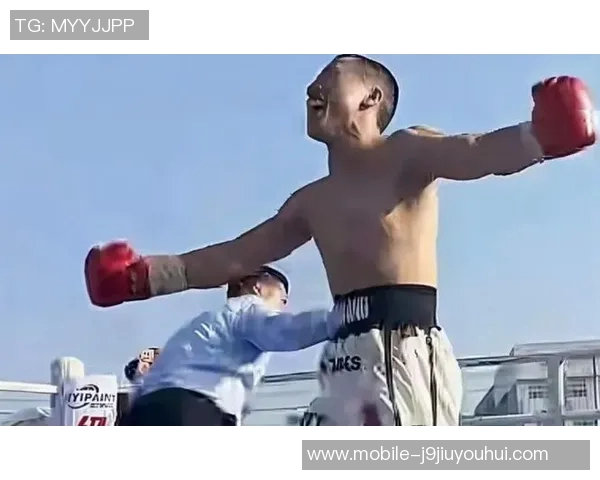 崔飞与白近斌激烈对决谁将成为拳坛新星的领军人物 崔飞与白近斌激烈对决谁将成为拳坛新星的领军人物